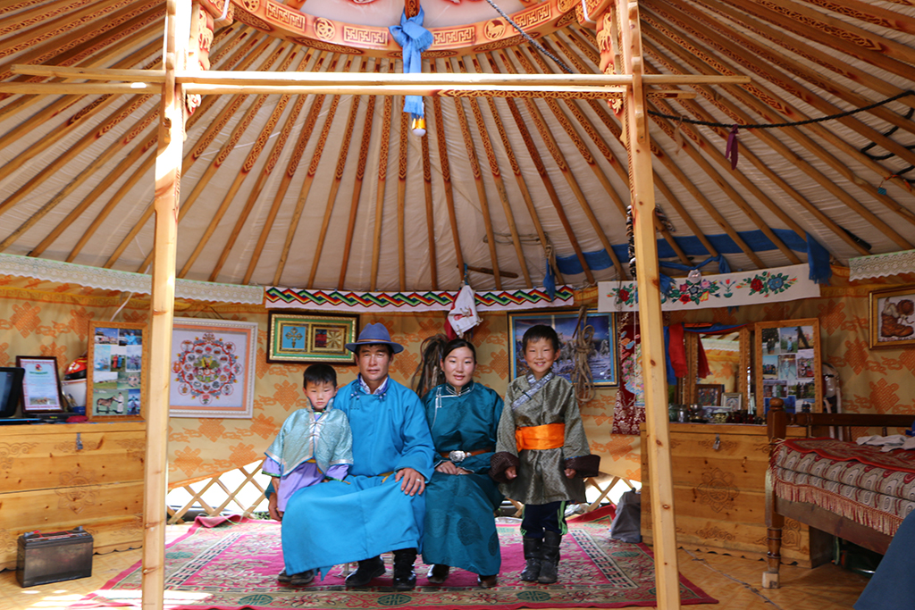 Gurvanbulag community based ger camp- Tour Mongolia (78)
